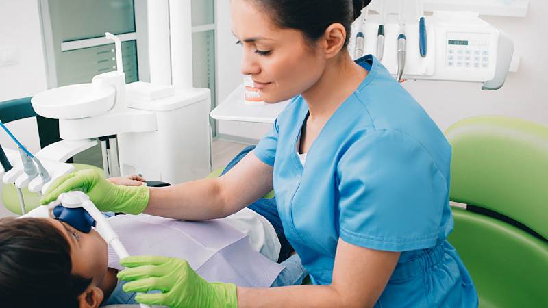 5 Reasons Dentists Recommend Nitrous Oxide for Anxious Patients